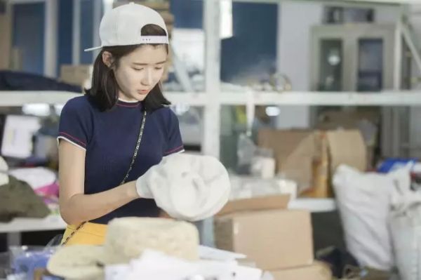 網(wǎng)紅美女開店超簡單？干貨、教程、實操都不用的淘寶創(chuàng)業(yè)故事