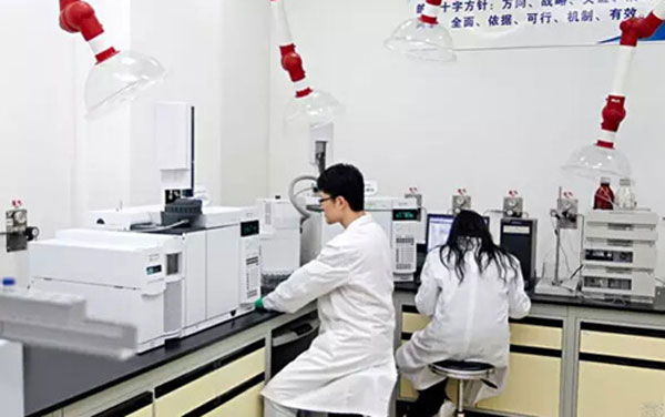 17歲做民工，36歲開公司，白手起家的他干出了180億的大生意！