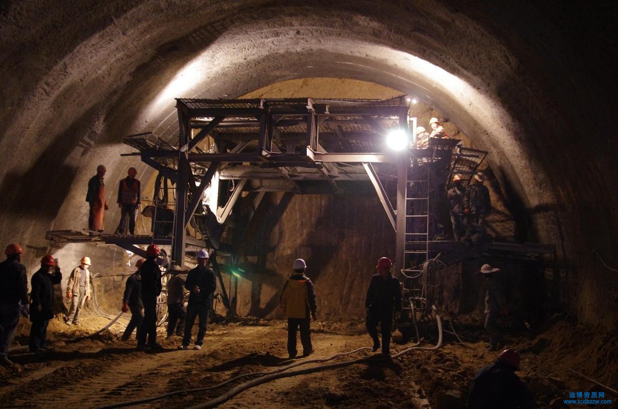 隧道工程專業(yè)承包資質(zhì)各等級對人員的要求？