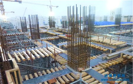 辦理建筑工程施工二級(jí)資質(zhì)要準(zhǔn)備那些材料？