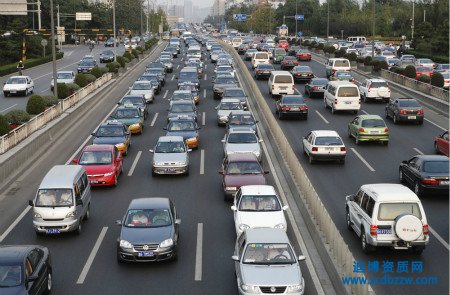 公路工程企業(yè)能否承包市政道路建設(shè)？