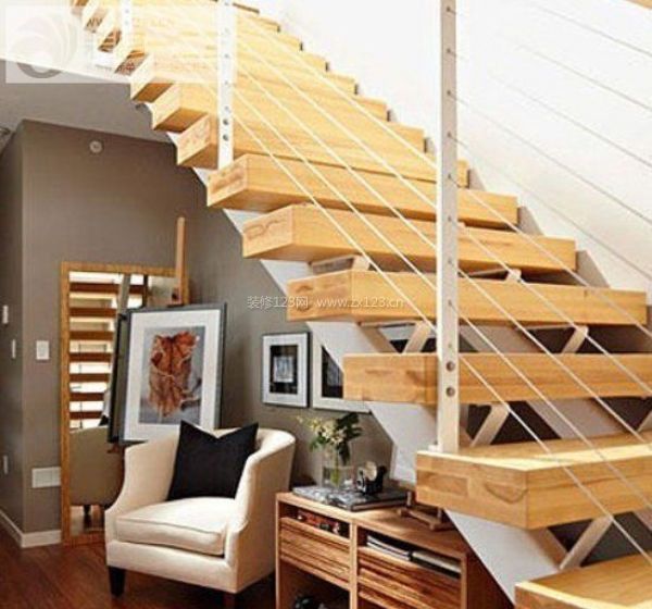 白領(lǐng)裝修 10個(gè)樓梯間給力改造