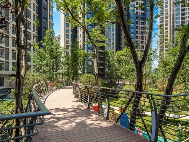 川發(fā)天府上城實(shí)景照