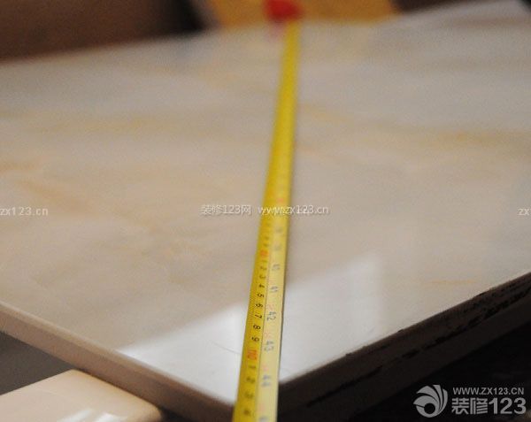 客廳瓷磚鋪貼技巧——確定瓷磚規(guī)格