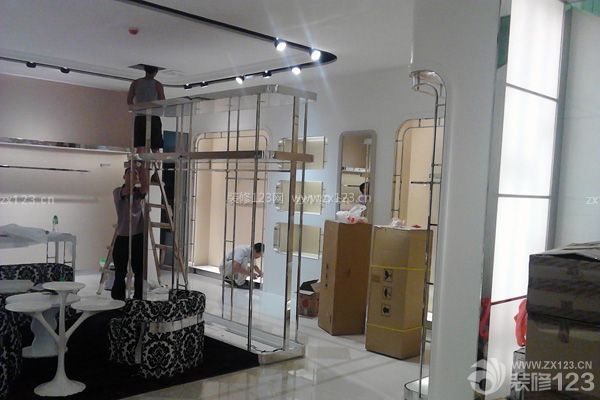 店面怎樣裝修最省錢——通過(guò)建材商找工人