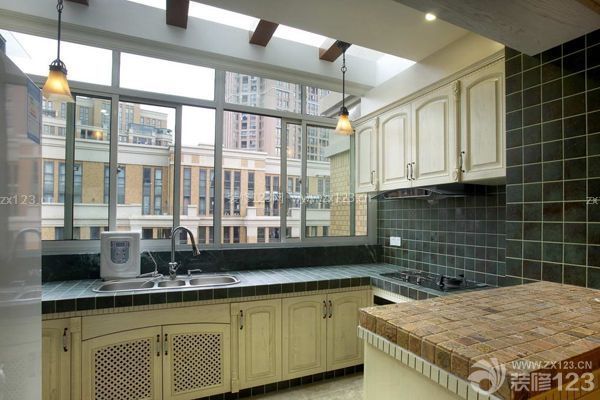 陽臺(tái)改廚房裝修