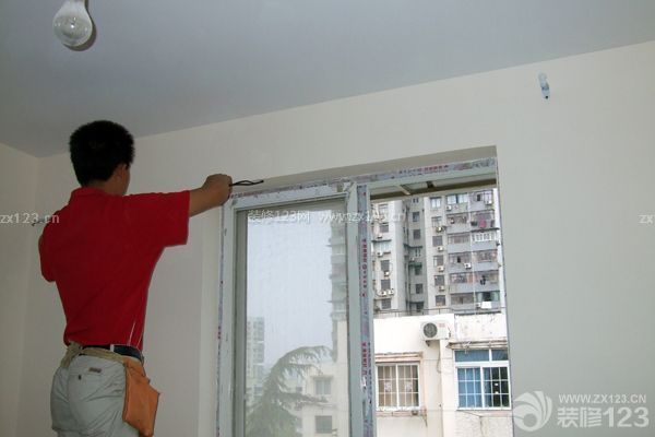 窗簾桿安裝方法