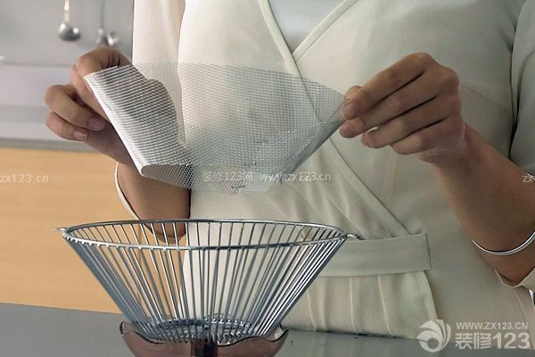 抽油煙機(jī)清洗與保養(yǎng)之油網(wǎng)清洗