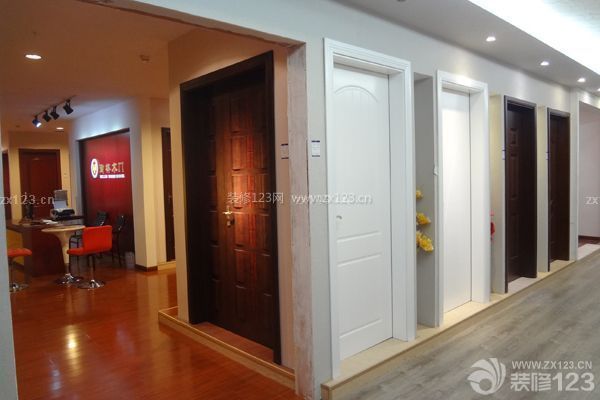 實木門安裝注意事項一、確定何時訂實木門