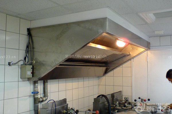 抽油煙機(jī)清洗與保養(yǎng)之清洗集煙罩