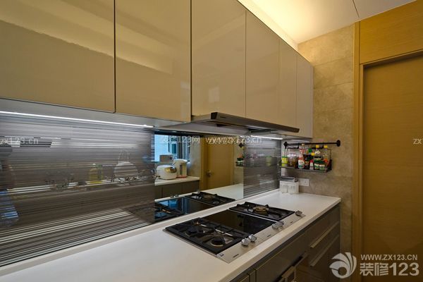 家居廚房裝修誤區(qū)2：抽煙機(jī)離灶臺越近越好